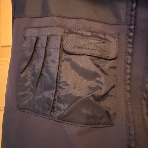 Duluth Trading Company, Men's 8 pocket navy blue Vest - Picture 3 of 9